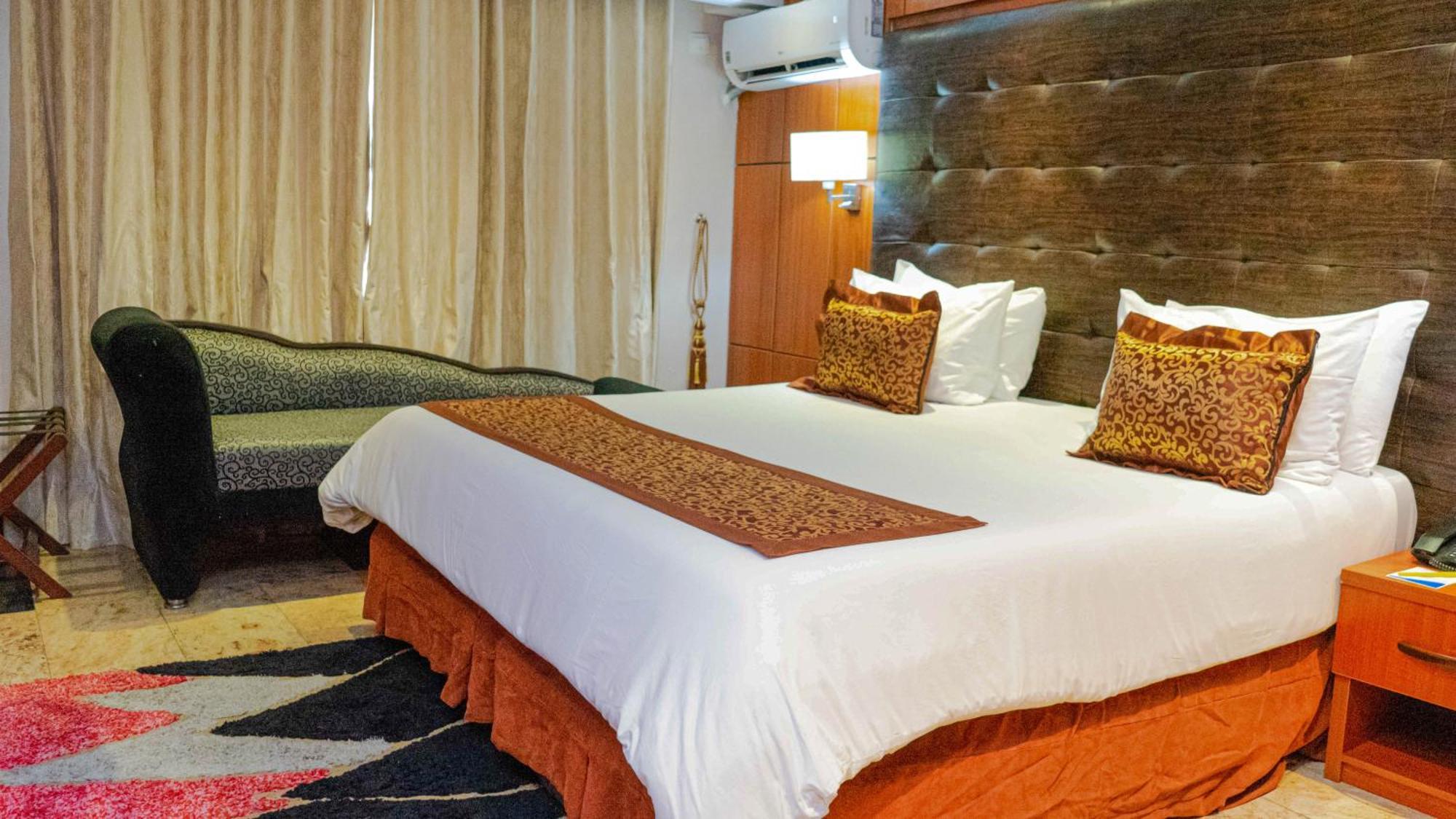Golden Tulip Hotel- Evergreen Port Harcourt Exterior photo